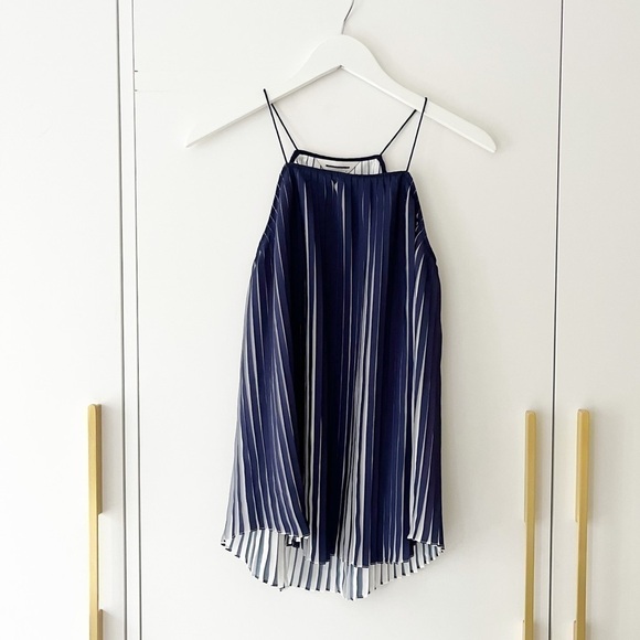 BNWOT Club Monaco pleated tank - Picture 6 of 11
